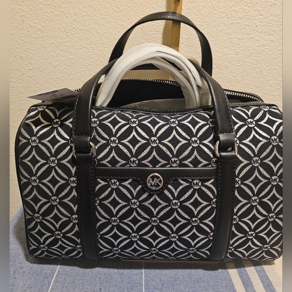 Michael Kors Handbags - Micheal Kors Jet Set Travel Satchel Bag